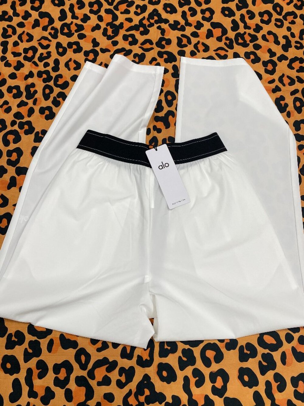 🤍NWT ALO Yoga White/Black Suit Up Trouser 30 Inch Inseam Regular - Picture 3 of 8